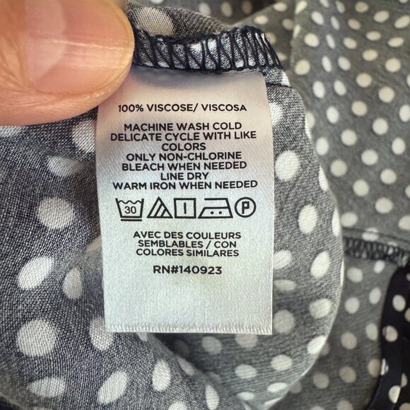 Gorgeous Ann Taylor LOFT satin midi dress in a navy and white dotted print - Picture 8 of 9